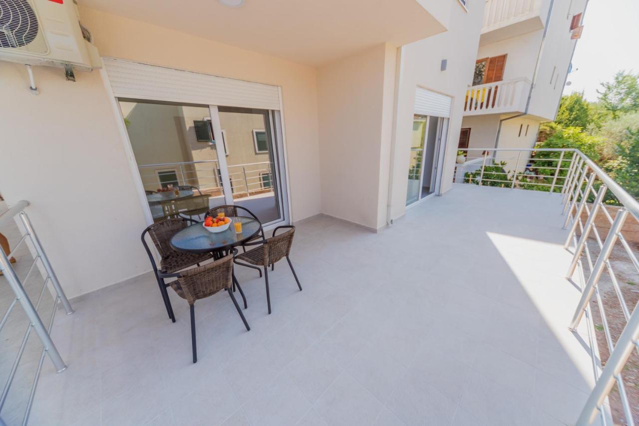 Grejm Lux Family Apartments Petrovac na moru Exterior foto